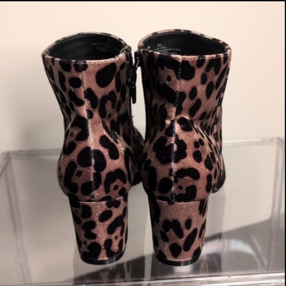 A New Day Leopard Print Booties Side Zipper Edgy Chic Mob Wife Size 6.5 - Picture 4 of 11